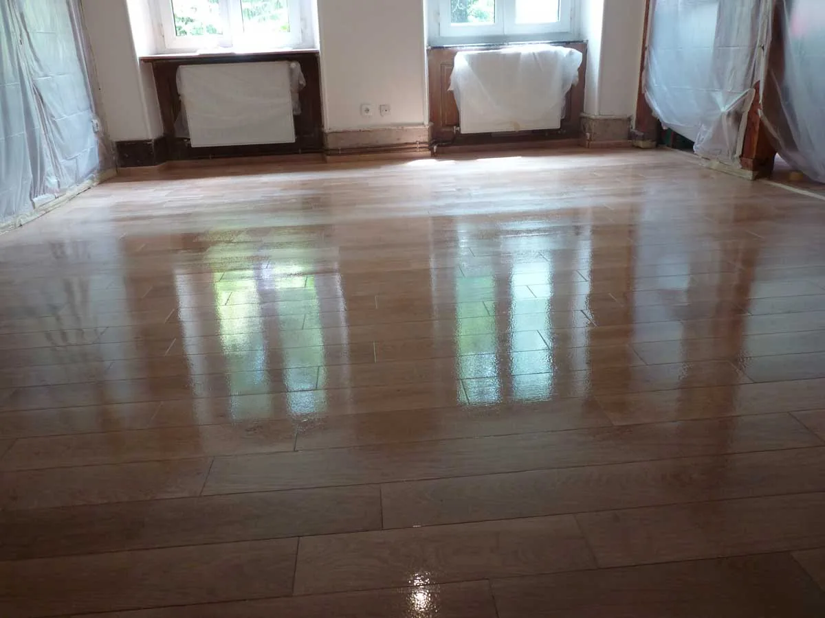 Parquet poncé à blanc avant finition